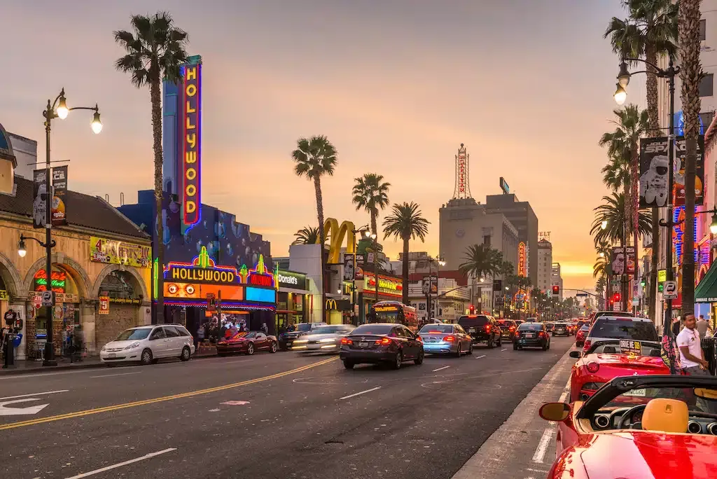 ¿Dónde alojarse en Los Ángeles? ¡Las 6 mejores zonas y lugares para alojarse y evitar! 🇺🇸 68 ¿Dónde alojarse en Los Ángeles? ¡Las 6 mejores zonas y lugares para alojarse y evitar! 🇺🇸 67