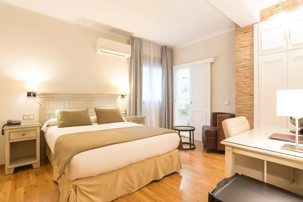 Wo kann man in Málaga übernachten? Die 3 besten Gegenden und Unterkünfte + nahegelegene Urlaubsstädte 🇪🇸 37 Wo kann man in Málaga übernachten? Die 3 besten Gegenden und Unterkünfte + nahegelegene Urlaubsstädte 🇪🇸 36