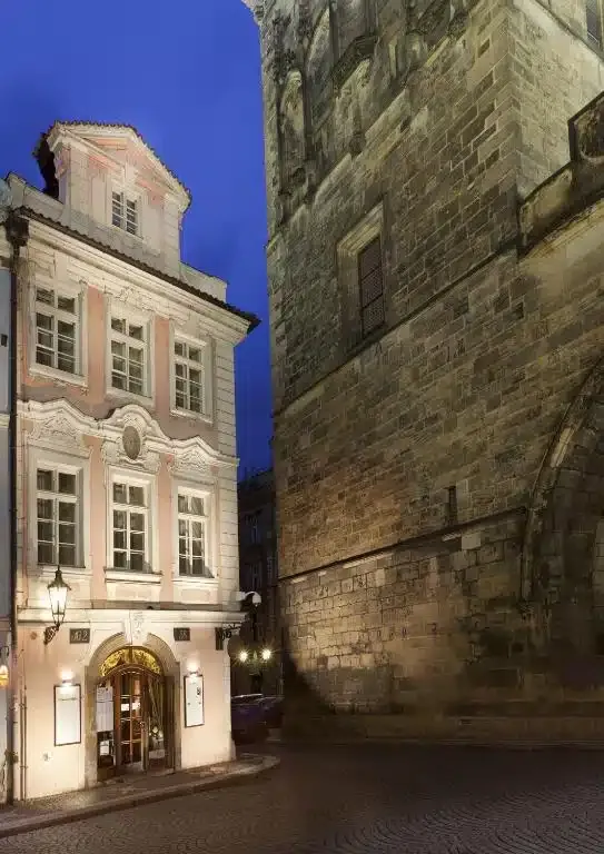 Where to stay in Prague? The 5 best places to stay (+ areas to avoid!) 🇨🇿 38 Where to stay in Prague? The 5 best places to stay (+ areas to avoid!) 🇨🇿 37