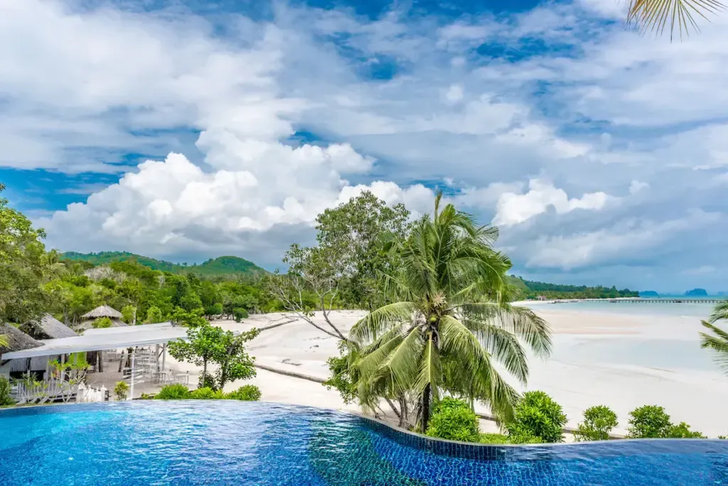 Where to stay in Phuket? The 9 best places to stay ๐น๐ญ 28 phuket wo am besten wohnen