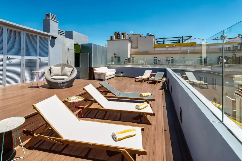 Wo kann man in Málaga übernachten? Die 3 besten Gegenden und Unterkünfte + nahegelegene Urlaubsstädte 🇪🇸 41 Wo kann man in Málaga übernachten? Die 3 besten Gegenden und Unterkünfte + nahegelegene Urlaubsstädte 🇪🇸 40
