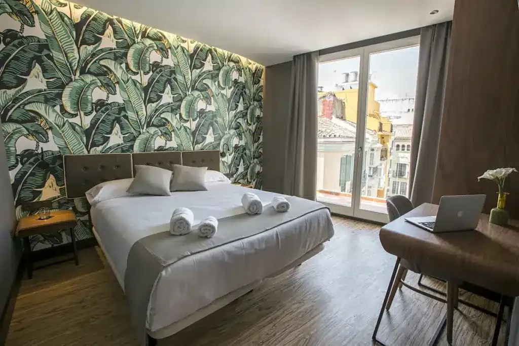 Wo kann man in Málaga übernachten? Die 3 besten Gegenden und Unterkünfte + nahegelegene Urlaubsstädte 🇪🇸 21 Wo kann man in Málaga übernachten? Die 3 besten Gegenden und Unterkünfte + nahegelegene Urlaubsstädte 🇪🇸 20