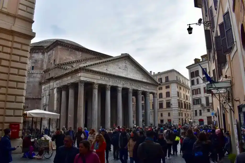 Wo kann man in Rom übernachten? 5 beste Gegenden und Orte zum Übernachten (+Vermeiden!) 🇮🇹 4 Wo kann man in Rom übernachten? 5 beste Gegenden und Orte zum Übernachten (+Vermeiden!) 🇮🇹 3