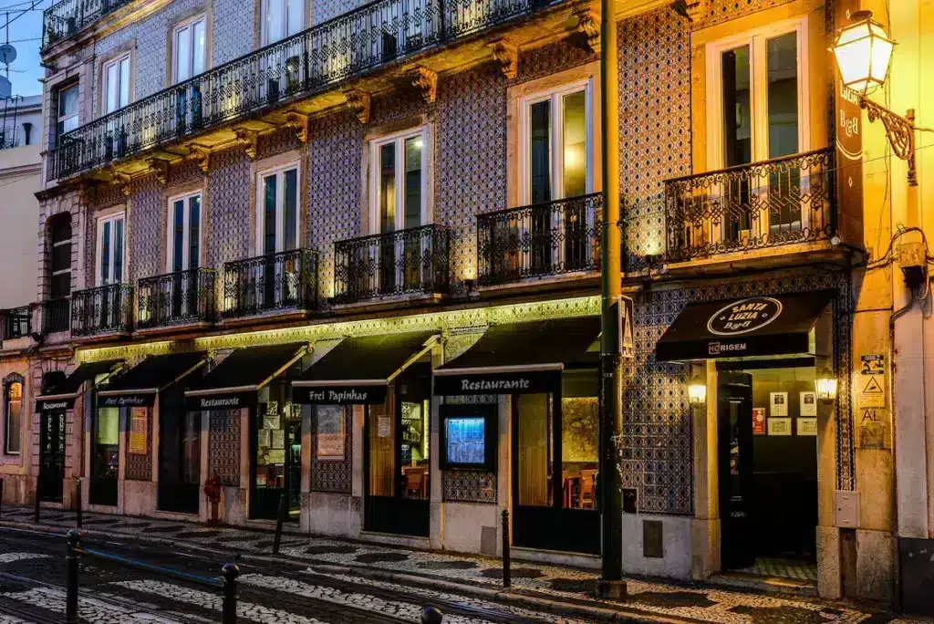 Onde ficar em Lisboa: 4 melhores áreas e guia de hotéis por um local 🇵🇹 14 Onde ficar em Lisboa: 4 melhores áreas e guia de hotéis por um local 🇵🇹 13