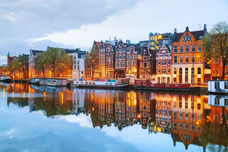 Wo kann man in Amsterdam übernachten? Die 10 besten Gegenden 🇳🇱 1 Amsterdam zu finden.