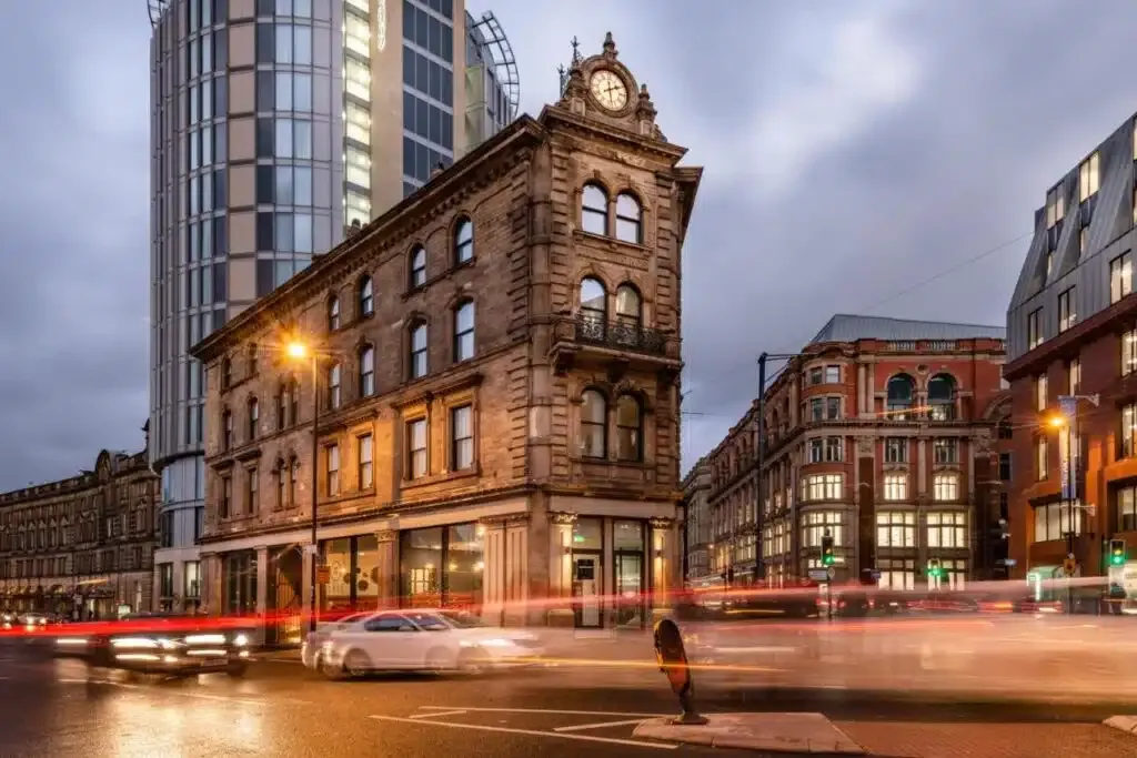 ¿Dónde alojarse en Manchester? Las 5 mejores zonas y lugares para alojarse + ¡evitar! 🇬🇧 39 ¿Dónde alojarse en Manchester? Las 5 mejores zonas y lugares para alojarse + ¡evitar! 🇬🇧 38