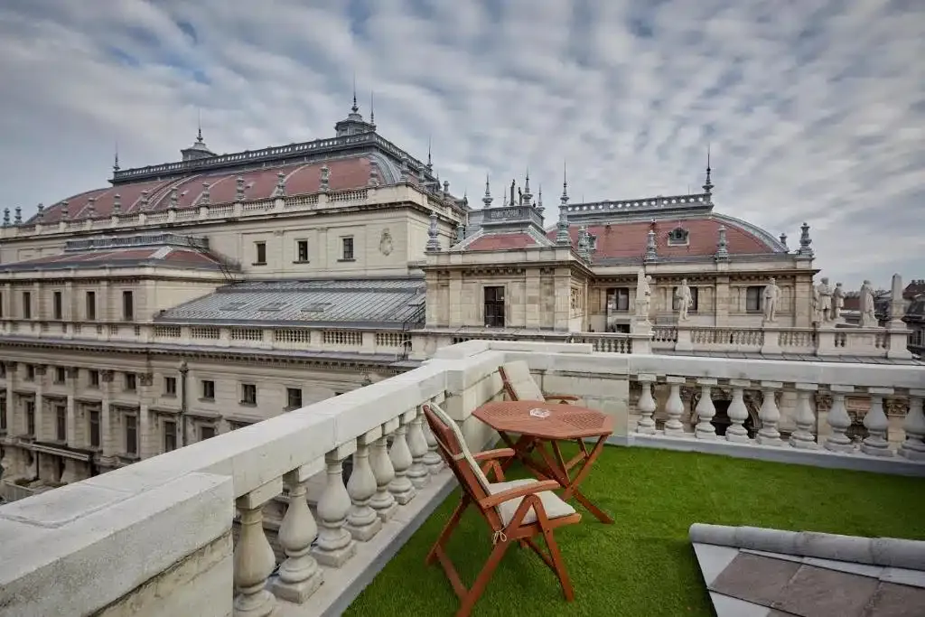Where to stay in Budapest? The 5 best areas and places in Hungary's capital 🇭🇺 32 Where to stay in Budapest? The 5 best areas and places in Hungary's capital 🇭🇺 31
