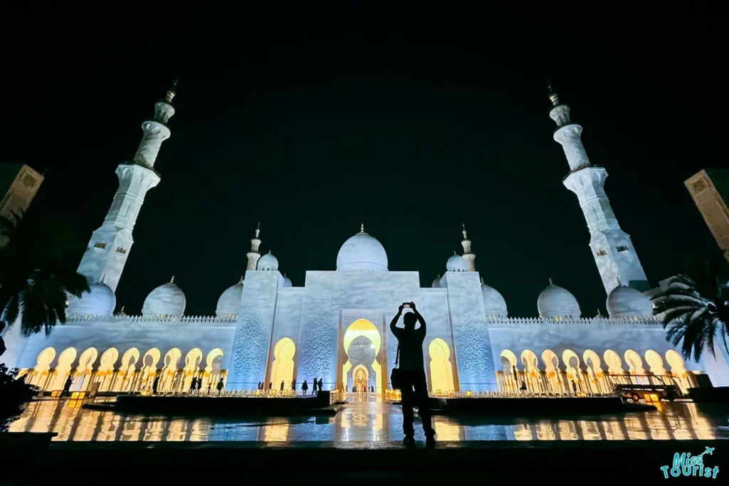 Where to stay in Abu Dhabi? - The 5 best areas and hotels in Abu Dhabi ๐ฆ๐ช 28 Where to stay in Abu Dhabi? - The 5 best areas and hotels in Abu Dhabi ๐ฆ๐ช 27