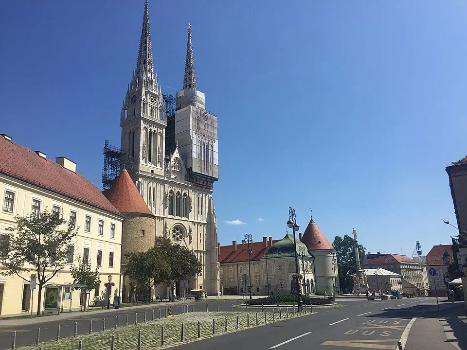 Alojamiento en Zagreb: 8 mejores zonas y guía de hoteles 🇭🇷 8 Alojamiento en Zagreb: 8 mejores zonas y guía de hoteles 🇭🇷 7