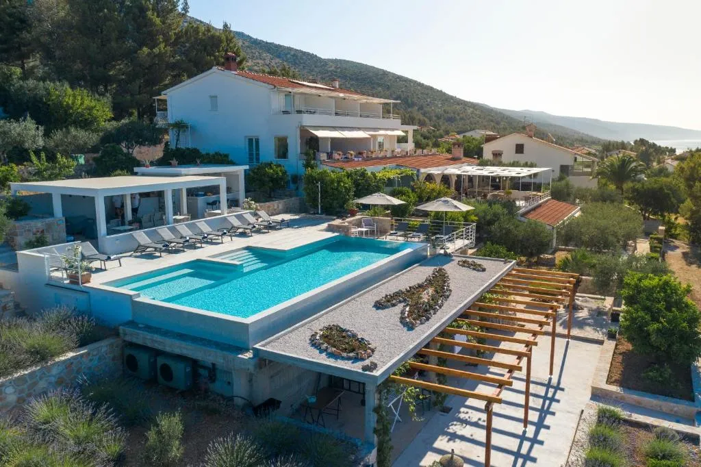 Where to Stay in Hvar, Croatia: 8 best Areas + Hotels ๐ญ๐ท 46 Where to Stay in Hvar, Croatia: 8 best Areas + Hotels ๐ญ๐ท 45