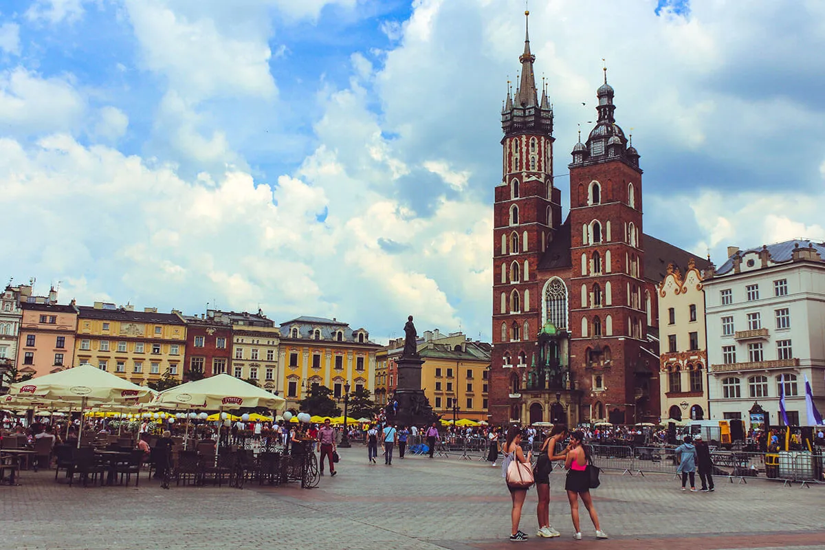Onde ficar em Cracóvia: Melhores áreas e guia de hotéis 🇵🇱 2 Onde ficar em Cracóvia: Melhores áreas e guia de hotéis 🇵🇱 1