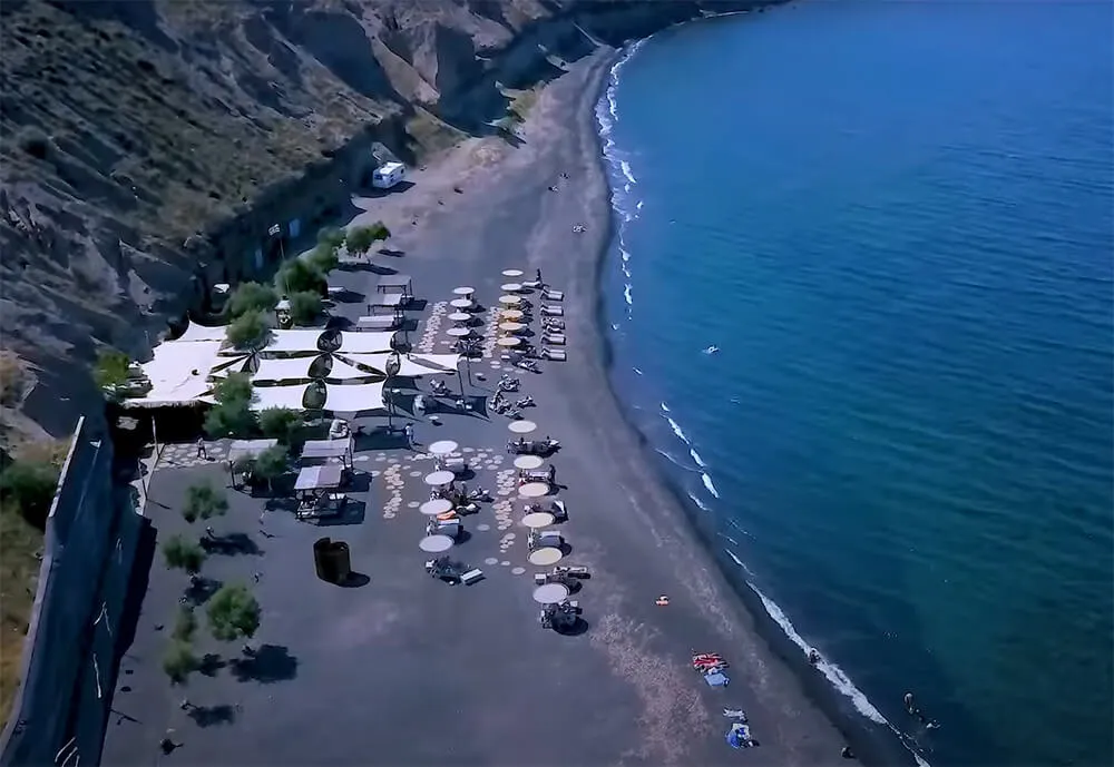 15 Best beaches in Santorini, Greece ๐ฌ๐ท 22 15 Best beaches in Santorini, Greece ๐ฌ๐ท 21
