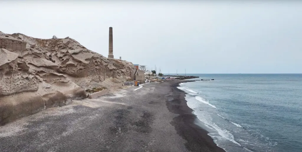 15 Best beaches in Santorini, Greece ๐ฌ๐ท 12 15 Best beaches in Santorini, Greece ๐ฌ๐ท 11