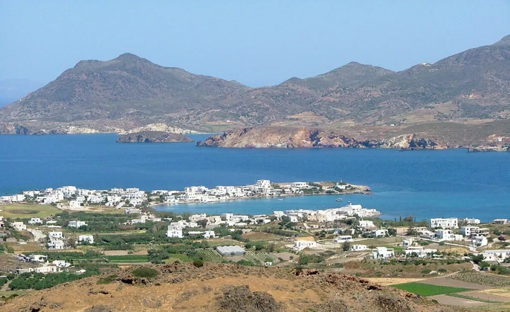 Where to Stay in Milos 🇬🇷: 10 Best Areas 6 Where to Stay in Milos 🇬🇷: 10 Best Areas 5
