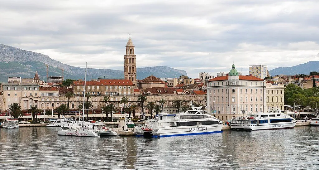 Where to Stay in Split Croatia 🇭🇷: 6 Best Areas 2